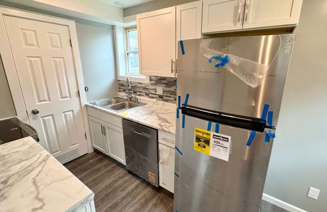Newly Renovated 1 Bed / 1 Bath in Central MHK! photos photos