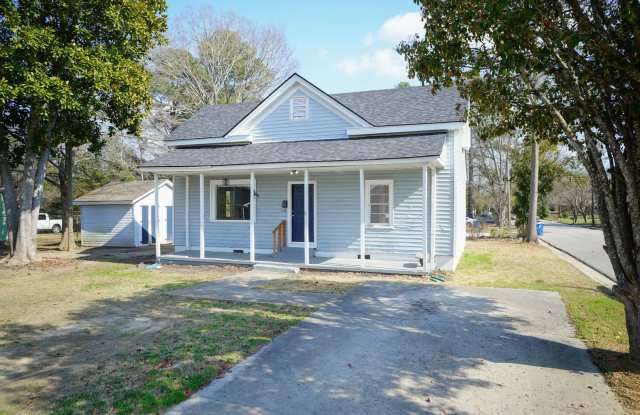 Three Bedroom Home! - 509 South Washington Avenue, Dunn, NC 28334
