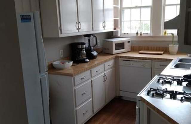 21 Peachtree Memorial Drive NW Gallery 3