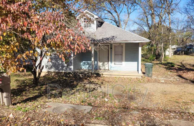 1720 E Wheeler St - 1720 East Wheeler Street, Dyersburg, TN 38024