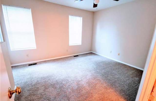 2937 Aspen Woods Entry Gallery 4
