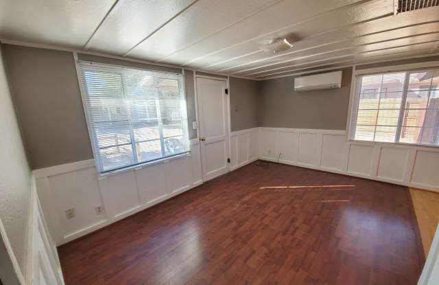 320 West Cavaness Avenue Gallery 1