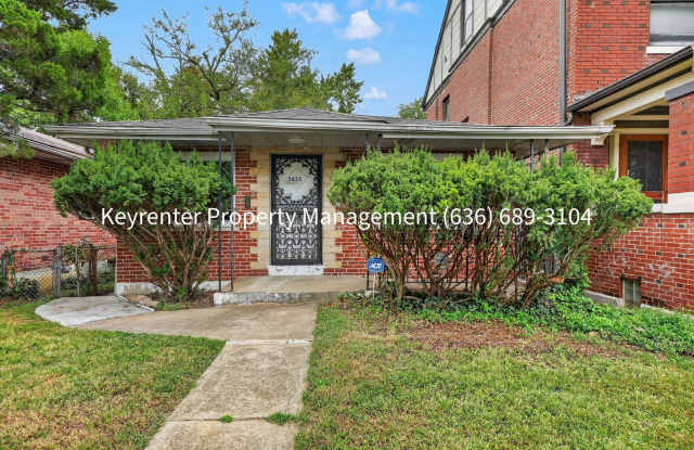 Charming 2-Bedroom Home Near WashU & The Delmar Loop! Gallery 1