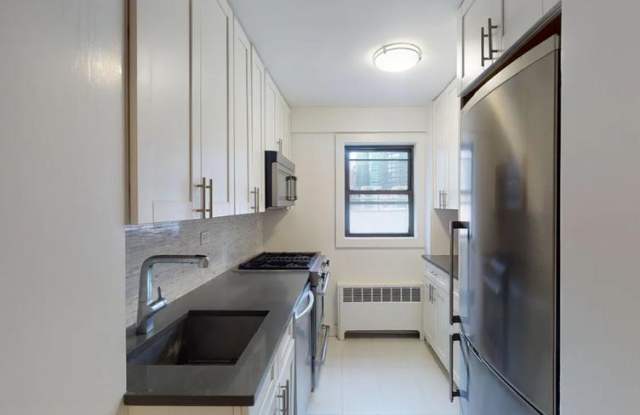 324 East 54th Street Gallery 4