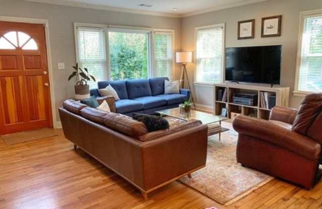 2265 Vistamont Drive Gallery 2