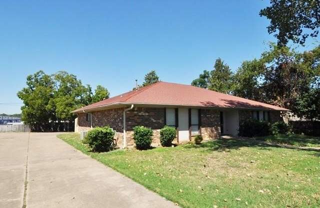 311 Christie Court Gallery 2