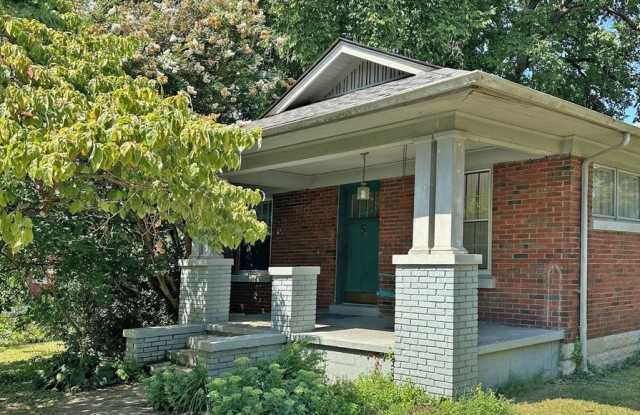 Beautiful, Historic House! Hardwood Floors, Full Basement, Detached Garage; W/D, Pets Ok! photos photos