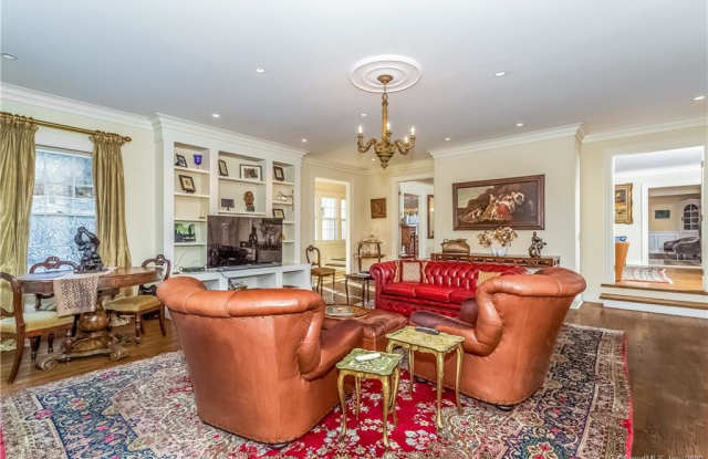 1731 Bronson Road Gallery 3