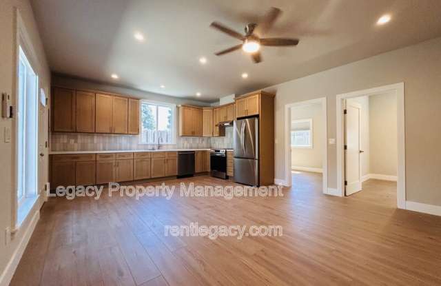 1195 Heather Ct Gallery 3
