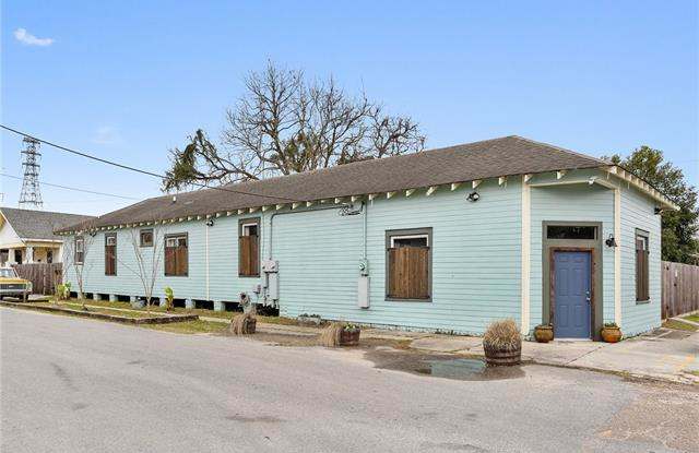 9000 Green Street - A photos photos