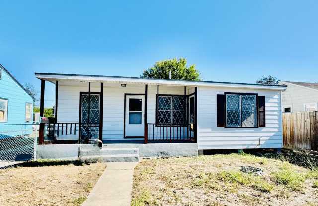 2 bedroom-Centrally located near SPID and Crosstown-Move-in Special photos photos