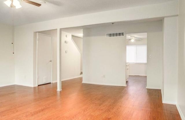 Looking for a spacious and comfortable townhouse in a convenient location? Look no further than 3305 Bridge Manor! photos photos