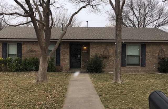 Beautifully Updated - 7303 Holyoke Trail, Amarillo, TX 79121 Beautifully Updated - 7303 Holyoke Trail, Amarillo, TX 79121