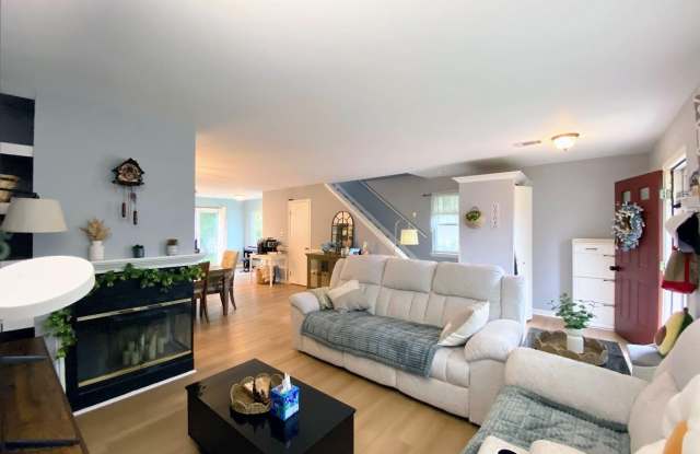 1220 TIMOTHY Lane Gallery 2