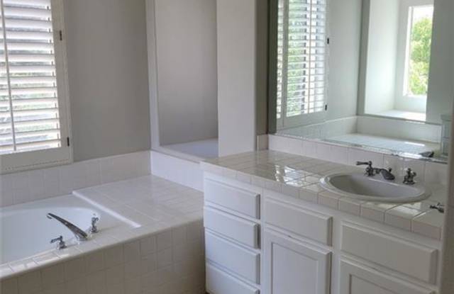 2 Belfort - 2 Belfort, Newport Beach, CA 92657