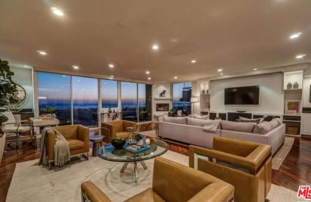 3711 Ocean Front Walk Gallery 1