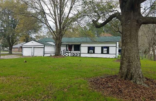 11743 Simmons Rd - 11743 Simmons Road, Jacksonville, FL 32218