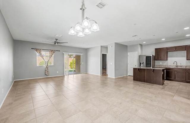 Spacious 4BD/2BA in Verrado Gallery 4