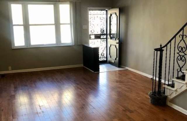 2600 s alder Gallery 3