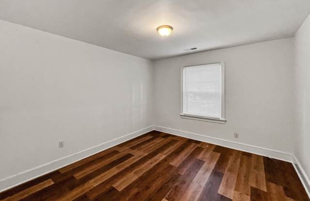1800 Rosewood Avenue Gallery 3