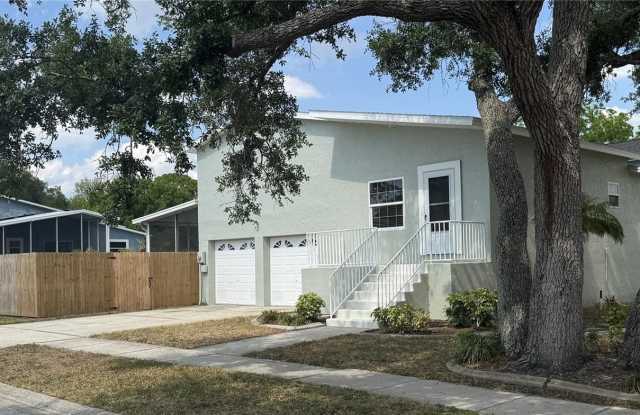 8601 RUE CHATEAU DRIVE photos photos