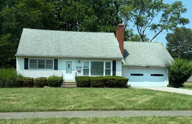 Newly Renovated - Spacious 4 Bedroom - 2 Bathroom HOME in Westlake Ohio photos photos