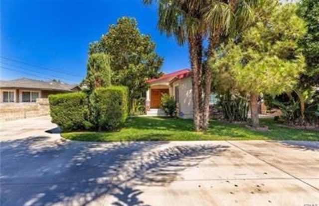 12787 Ramona Avenue Gallery 3