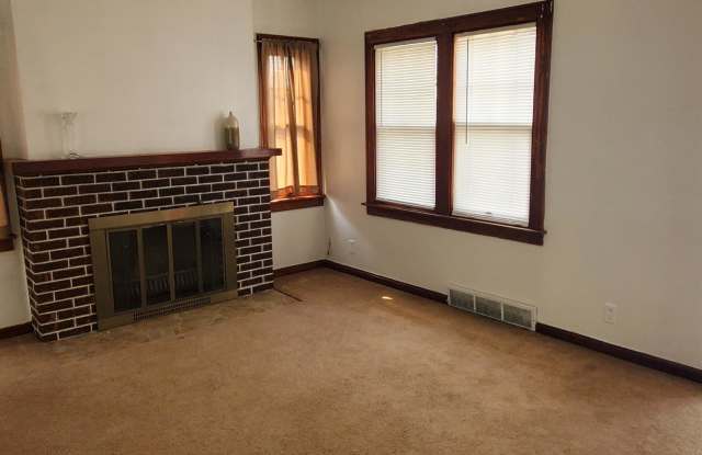 733 West 44th photos photos