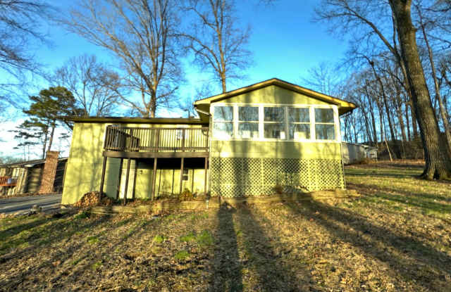 Farragut Cul-de-Sac Home on ½ Acre | 3BR + Sunroom | Walk to Greenway  Farragut HS photos photos