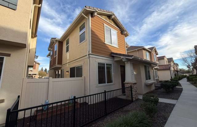 646 S. Brampton Ave. 4 Bed, 3 Bath Home in Gated Community of Rialto! photos photos