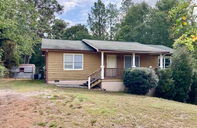 Charming 3-Bedroom Ranch with Fenced Yard & Detached Shop- Located in South Carolina photos photos