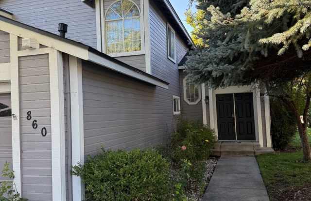 3 bedroom 2.5 bathroom house in the heart of South Reno. - 860 Swaledale Drive, Reno, NV 89511