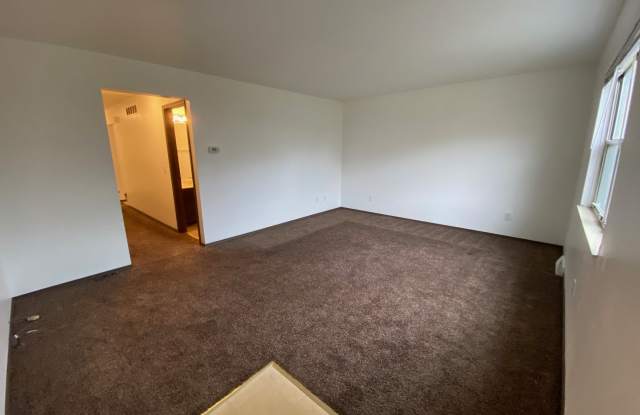 5956 Red Oak Dr Gallery 2