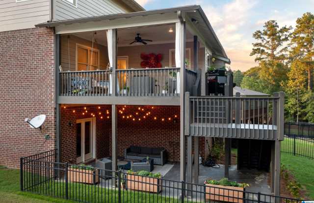 2302 SOUTHAMPTON DRIVE Gallery 2