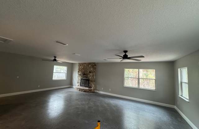 1328 NE 5th Ave photos photos