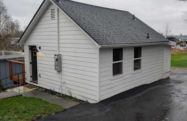 16766 Blodgett Road - 16766 Blodgett Road, Mount Vernon, WA 98274