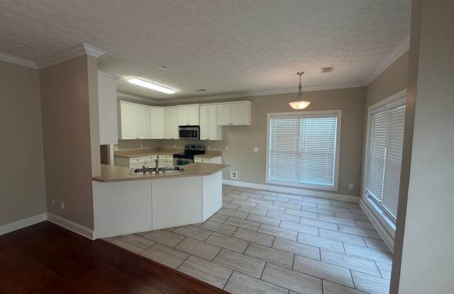 Cozy Condo in Gardens at Gatewood! Gallery 4