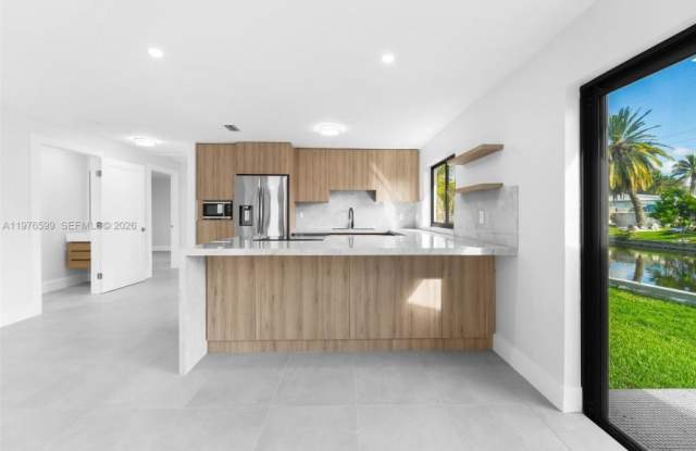 212 SW 7th St photos photos