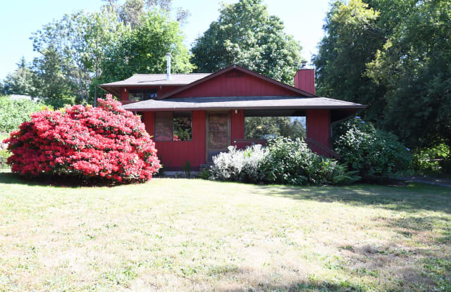 6433 Southwest Luana Beach Road - 6433 Southwest Luana Beach Road, Vashon, WA 98070