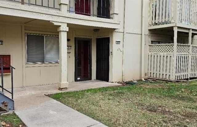 6712 S Lewis Avenue unit: 103 photos photos