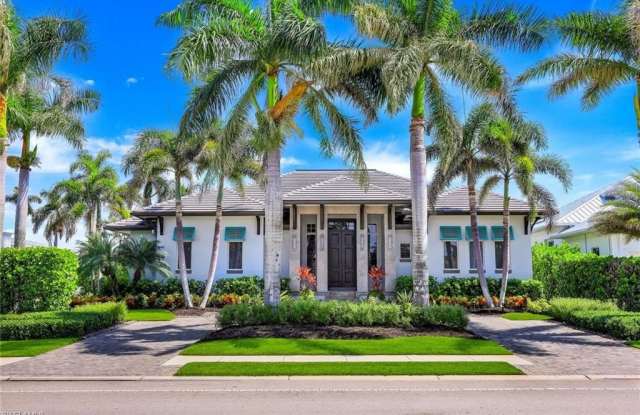 425 Harbour Dr Gallery 3