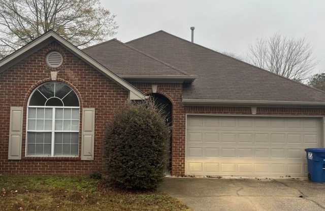3 bedroom,2 bath Helena Area - 201 Hickory Point Lane, Helena, AL 35080