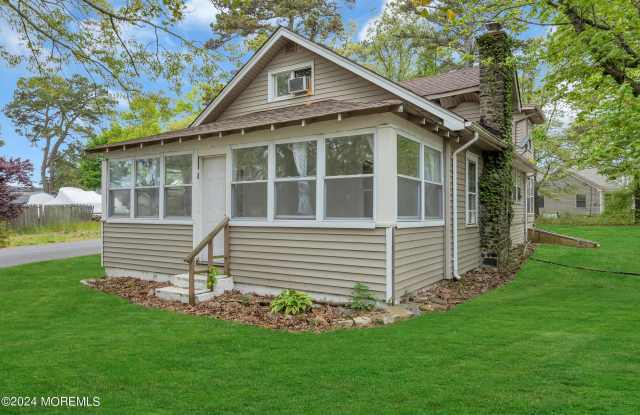 730 Morris Boulevard - 730 Morris Boulevard, Toms River, NJ 08753