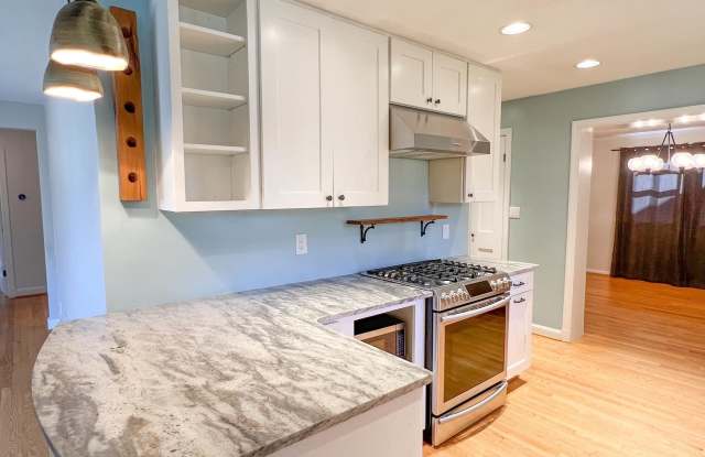 4426 STRATHMORE Avenue - 4426 Strathmore Avenue, Garrett Park, MD 20896