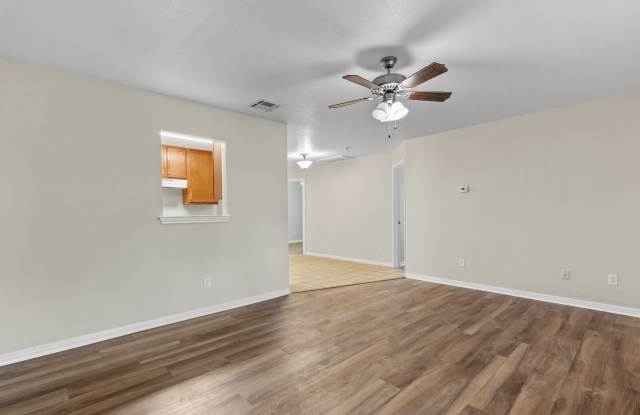 217 East Craven Avenue Unit A Gallery 2