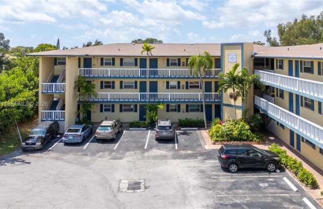 1400 NE 57th Ct photos photos