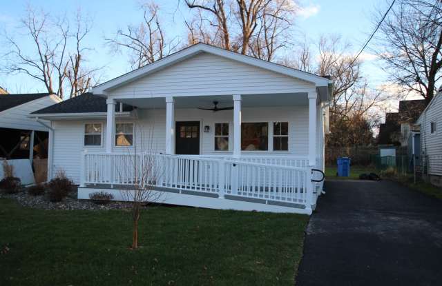 Fully ADA accessible 2 bedroom, 1 bathroom single level private home in Uptown Kingston, NY Gallery 3