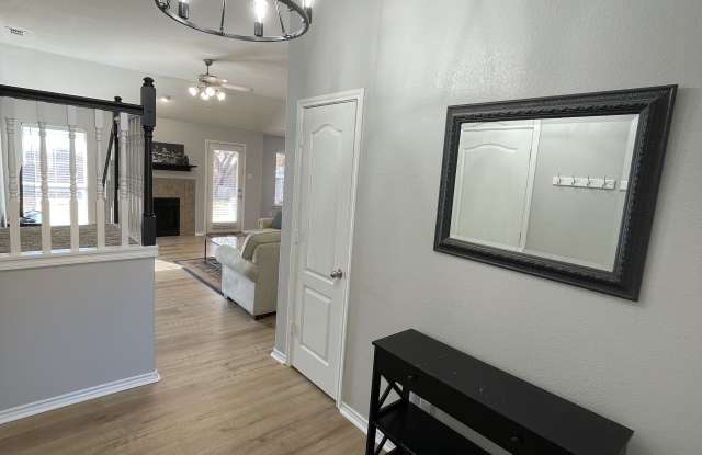 6633 Picadilly St Gallery 2