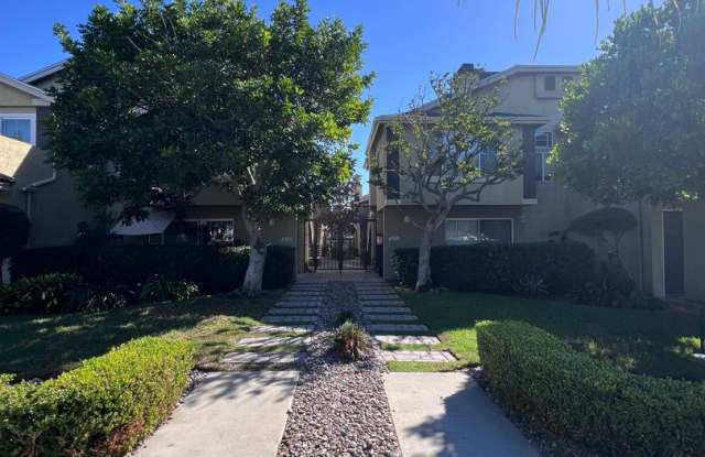 Spacious 2 Bed, 2 Bath North Park Apartment with In-Unit Laundry + Parking + AC! Gallery 1