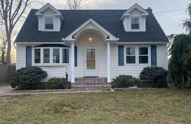 321 N. Fulton Avenue - 321 North Fulton Avenue, Lindenhurst, NY 11757